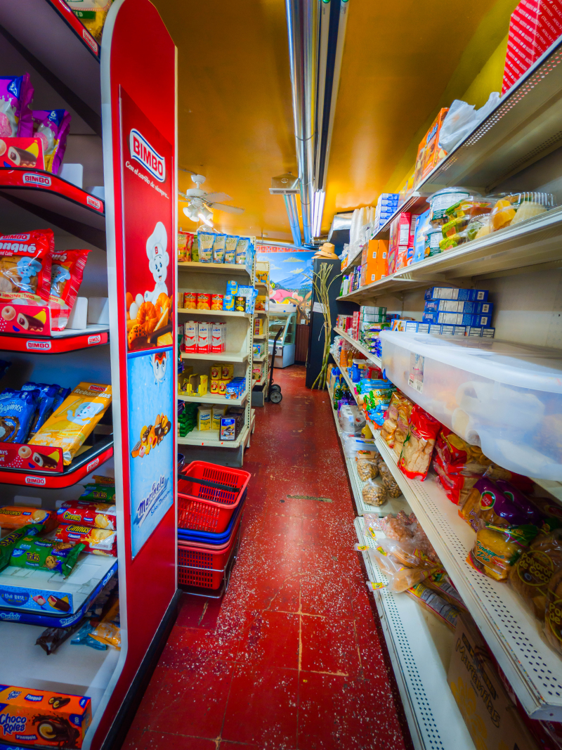 El Tenampa Tienda Shelves