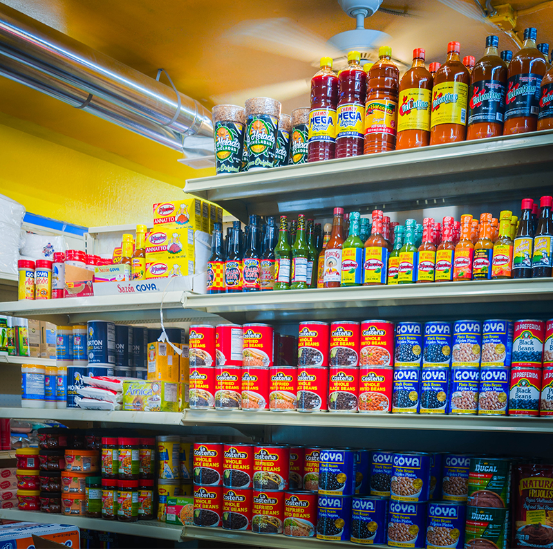 El Tenampa Tienda Shelves